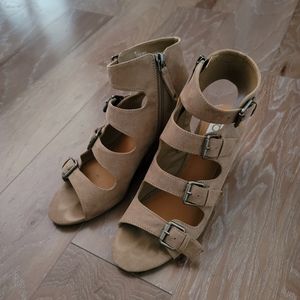 Wedges with Buckle straps